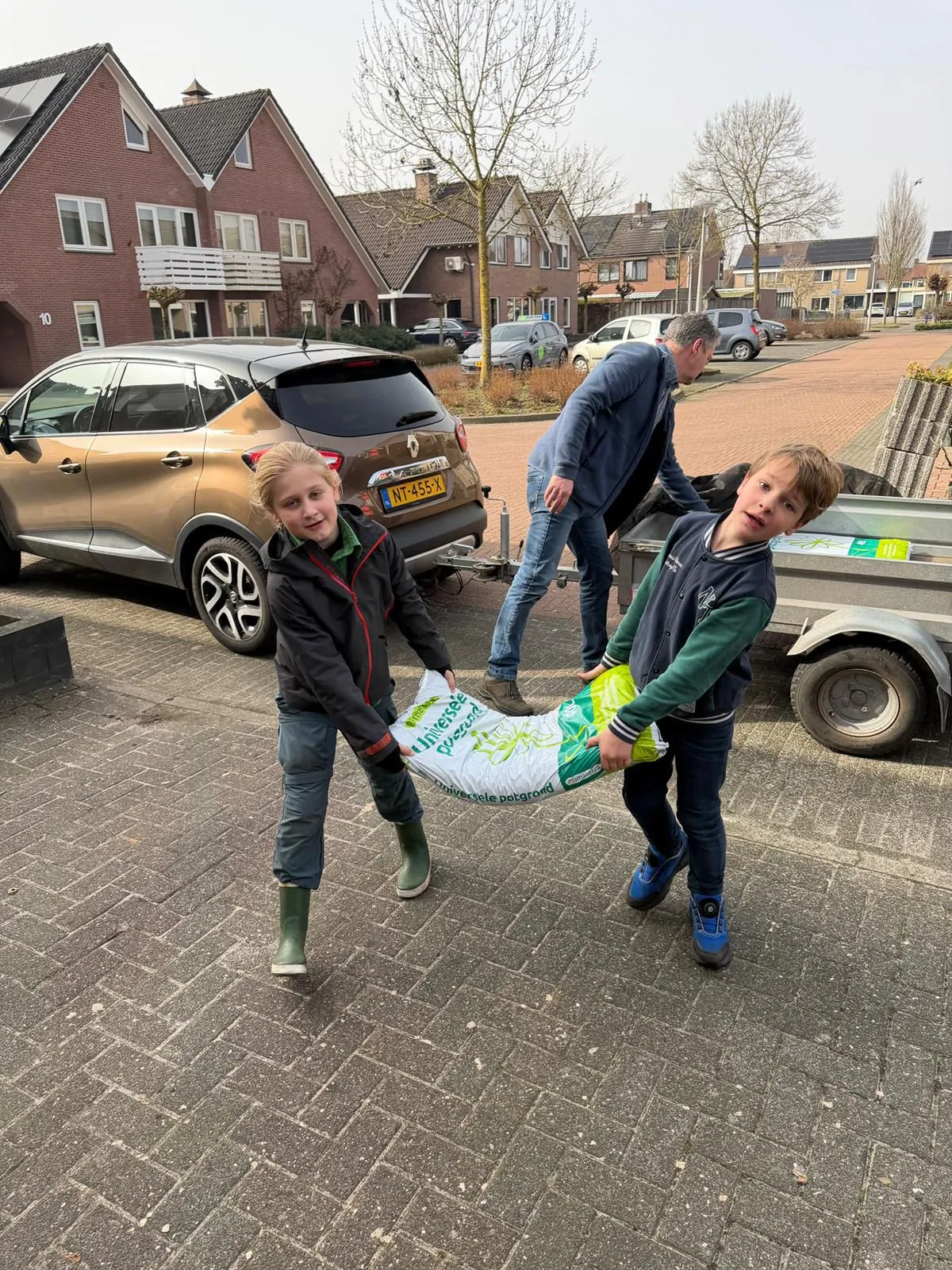 Welpen tijdens een gezamenlijke activiteit